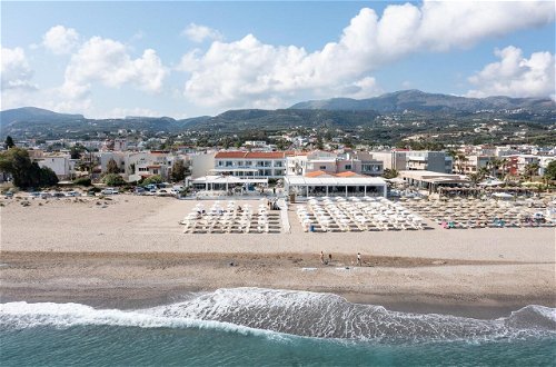 Foto 15 - Dimitrios Village Beach Resort