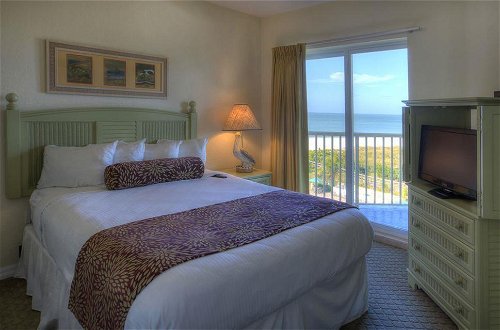Foto 26 - Sunset Vistas Two Bedroom Beachfront Suites