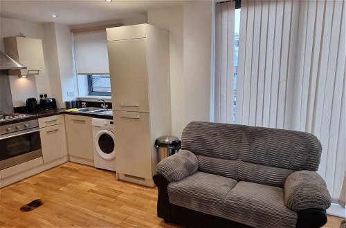 Photo 14 - Beautiful 2-bed Apartment in Manchester Centre
