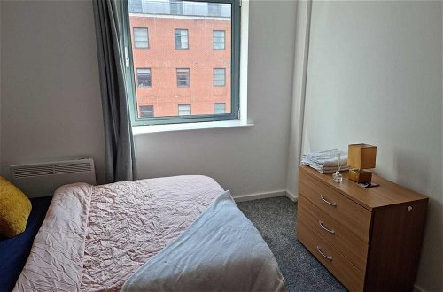 Photo 5 - Beautiful 2-bed Apartment in Manchester Centre