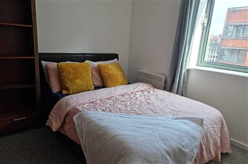 Photo 11 - Beautiful 2-bed Apartment in Manchester Centre