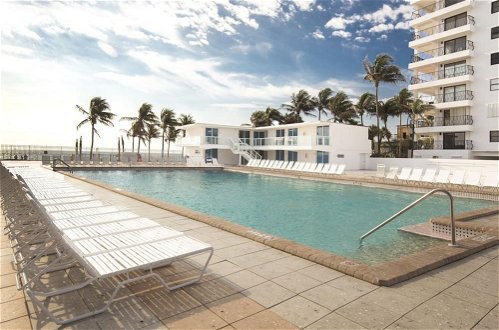 Foto 17 - New Point Miami Beach Apartments