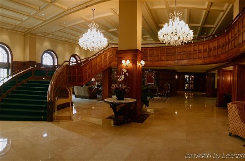 Photo 11 - The Alexander All Suites Hotel