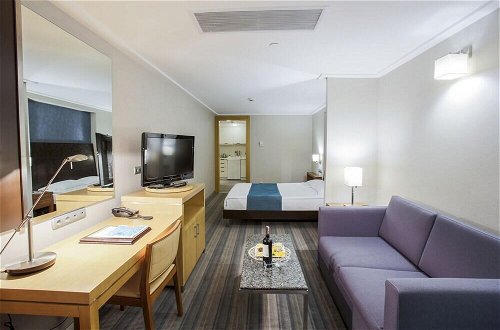 Photo 15 - Housez Suites & Apartments Special Class