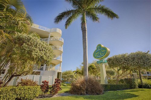 Photo 36 - Crystal Palms Beach Resort - No Resort Fees