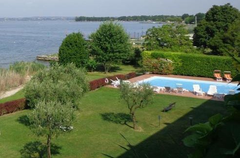 Photo 19 - Maison en Sirmione avec piscine et vue sur le lac