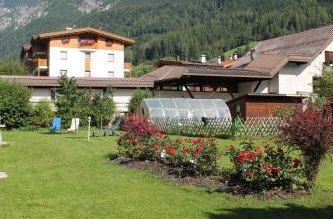 Photo 5 - Apartment in Brennero with garden and mountain view