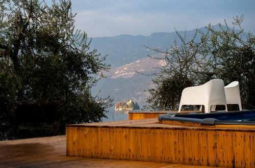 Foto 9 - Villa a Sale Marasino con piscina privata e vista lago