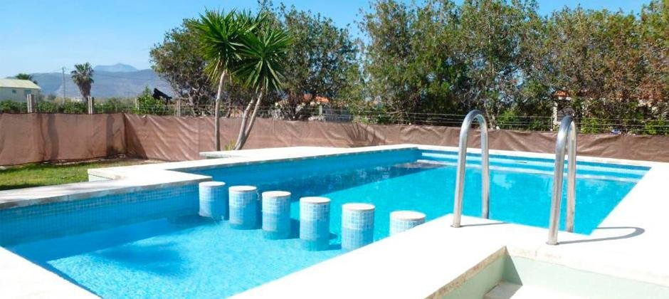 villa-vacaciones-piscina-privada-jardin-tavemes-de-la-valldigna.jpg