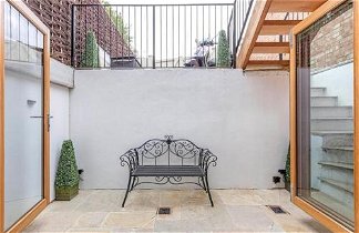 Photo 1 - 2 bed garden flat with air con by Fulham Broadway