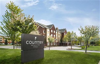 Photo 1 - Country Inn & Suites by Radisson, Novi, MI