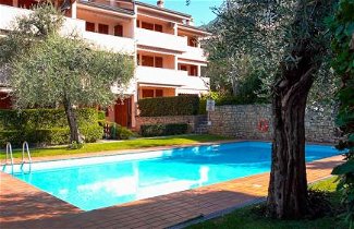 Photo 1 - Apartment in Brenzone sul Garda with swimming pool