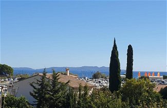 Photo 1 - Apartment in La Londe-les-Maures with garden and sea view