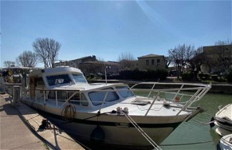 Photo 1 - Boat in Narbonne with garden and river view