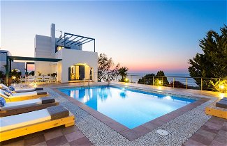Foto 1 - Villa de 3 habitaciones en Akrotiri con piscina privada y jardín, 160 m², 3 bedrooms