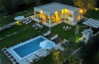 Photo 1 - Luxury Villa Luminosa