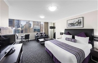 Photo 1 - Oaks Sydney Hyde Park Suites