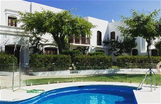 Foto 1 - Casa a Estepona con piscina